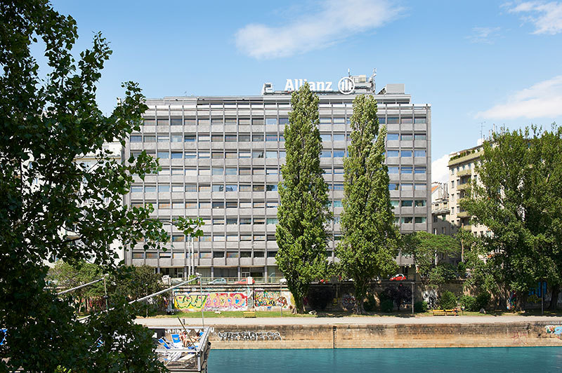 Gebäude bei der Donau