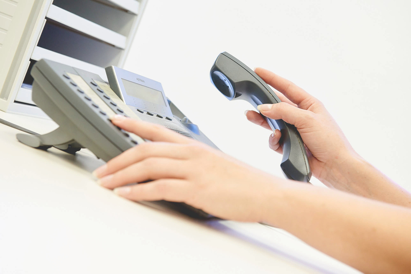 boe mitarbeiter am Telefon